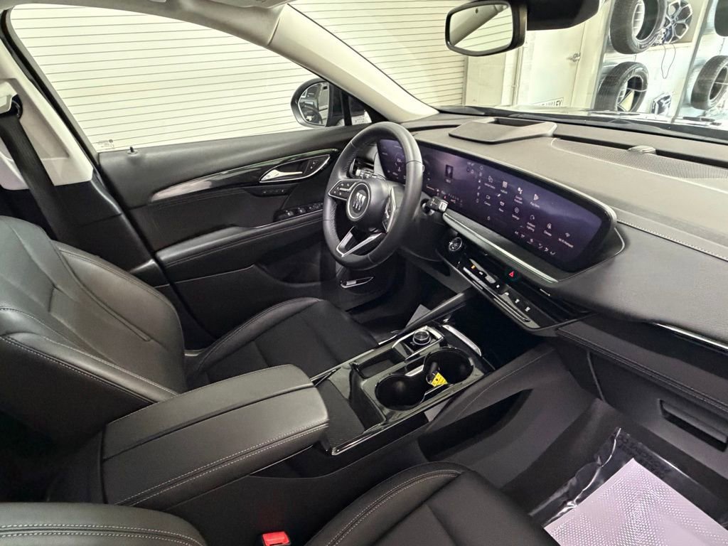 Used 2025 Buick Envision Preferred image 24