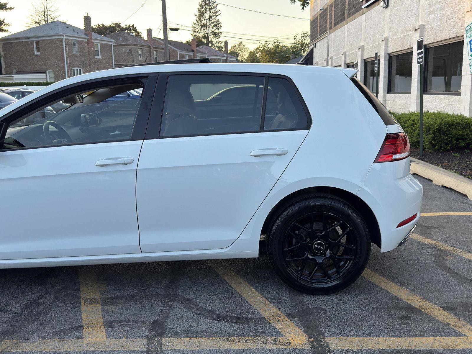 Used 2019 Volkswagen Golf SE FWD image 5