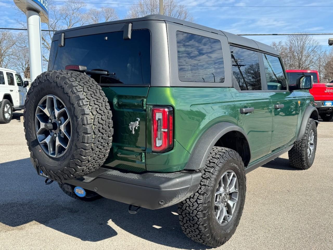 Used 2023 Ford Bronco Badlands image 3