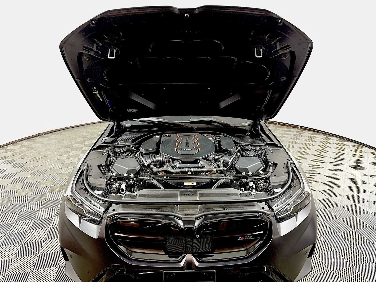 Used 2026 BMW M5 w/ Carbon Package AWD/4WD image 30