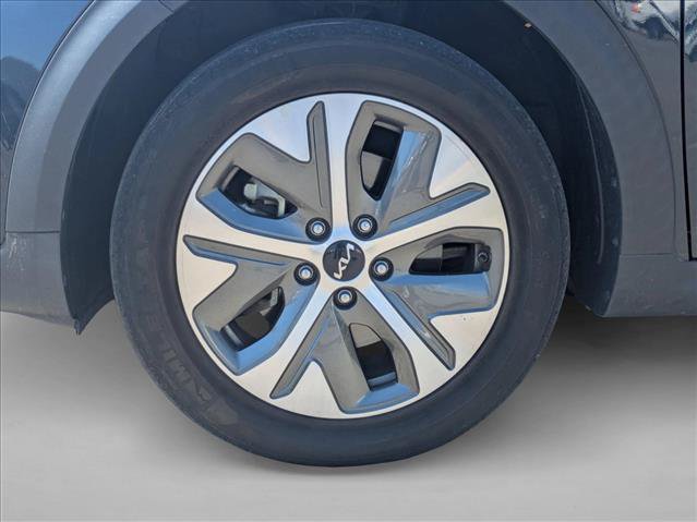 Used 2022 Kia Niro EX FWD image 9