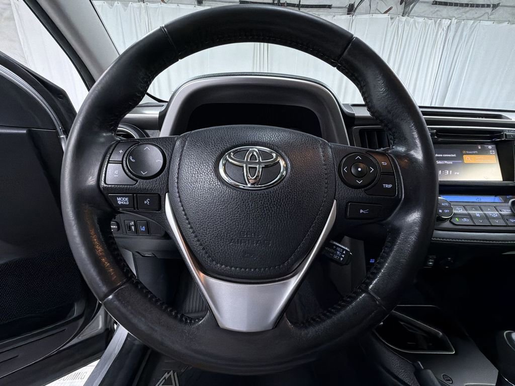 Used 2018 Toyota RAV4 XLE AWD/4WD image 26