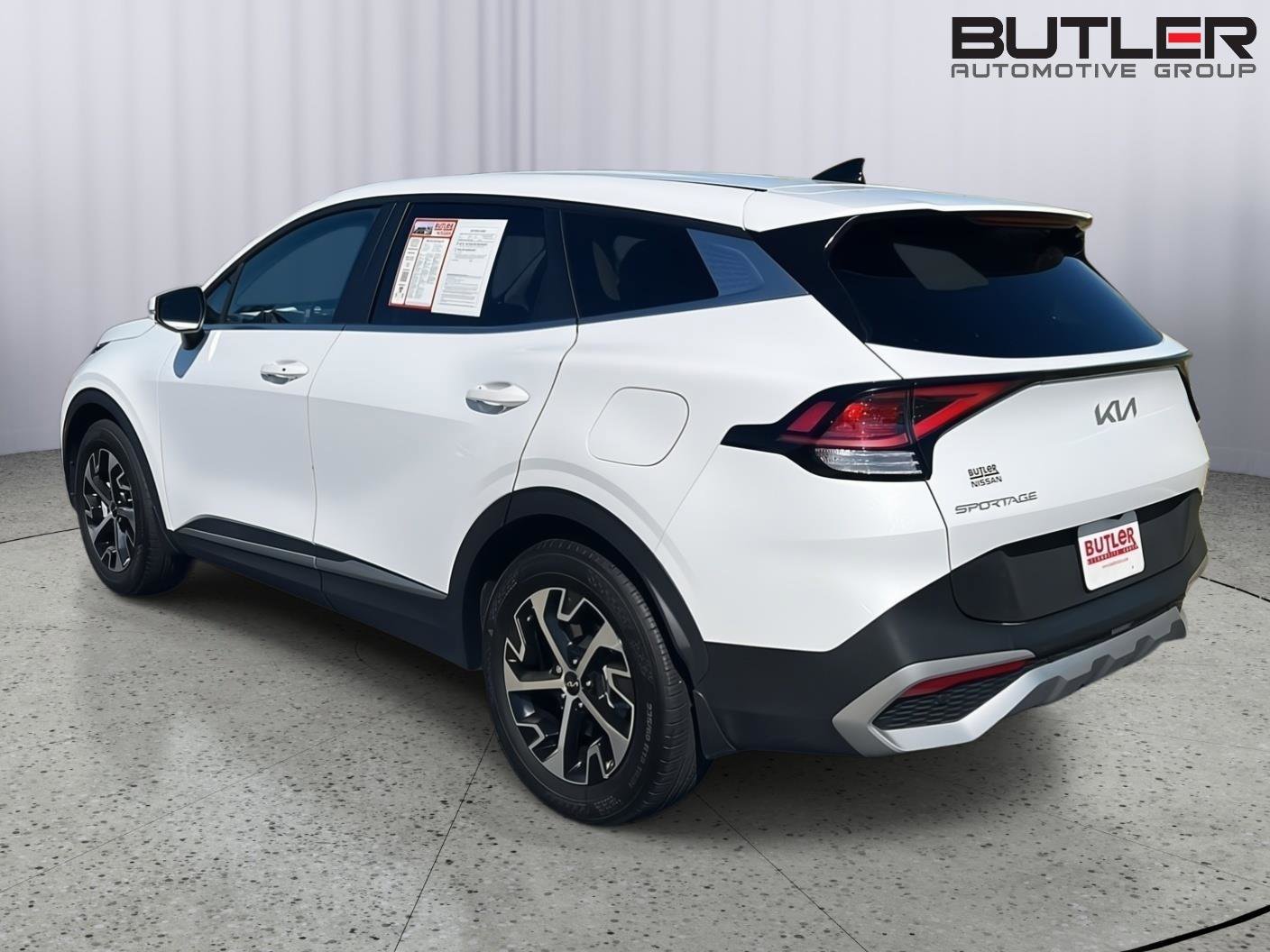 Used 2023 Kia Sportage EX image 4