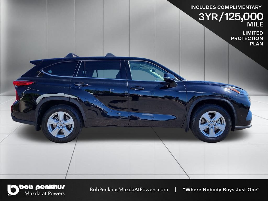 Used 2021 Toyota Highlander LE AWD/4WD image 24