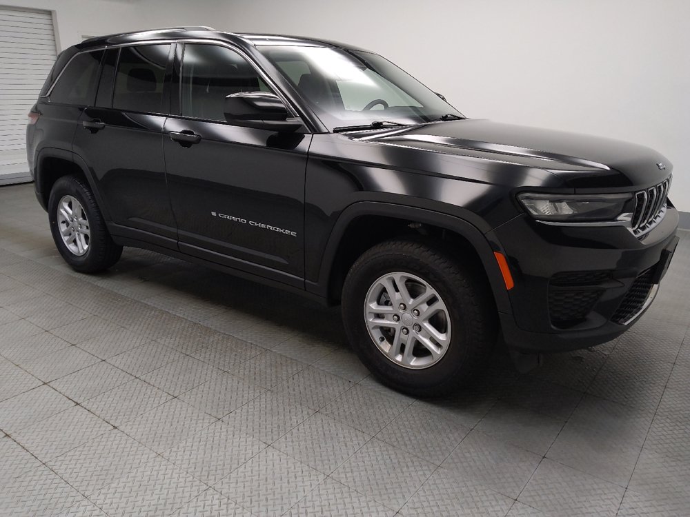 Used 2023 Jeep Grand Cherokee Laredo w/ Luxury Tech Group I AWD/4WD image 11