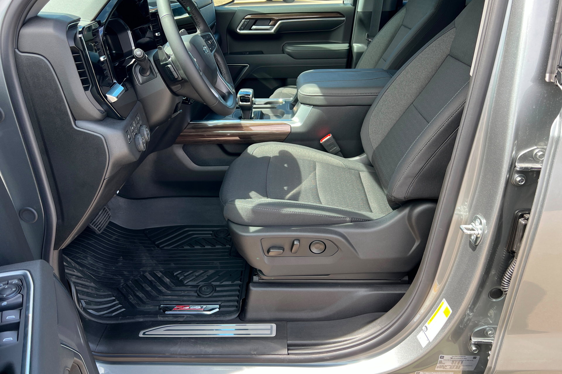 New 2026 Chevrolet Silverado 1500 RST w/ Z71 Off-Road Package AWD/4WD image 18
