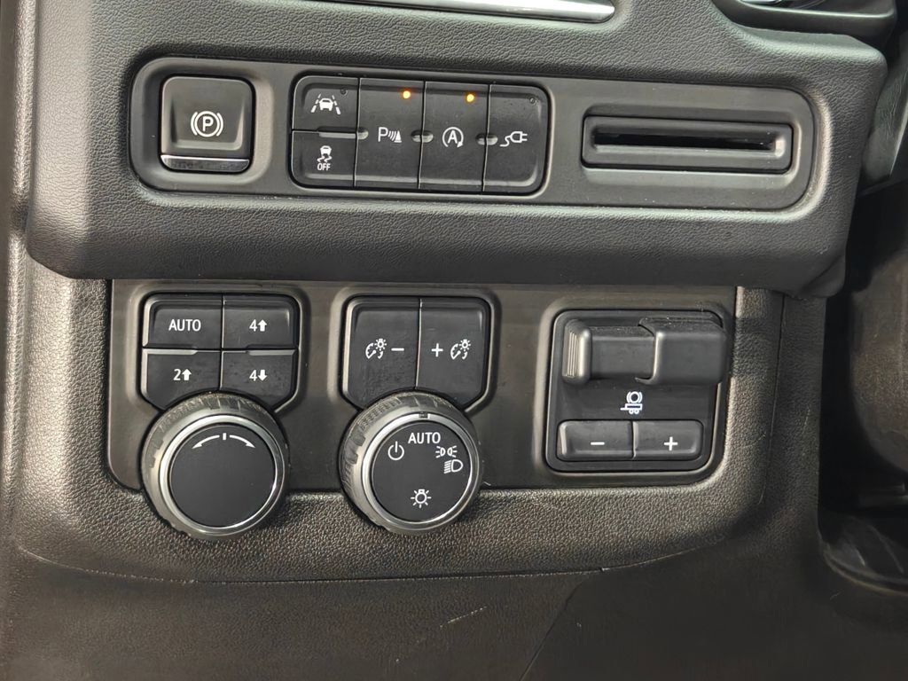 Used 2021 Chevrolet Tahoe LT w/ LT Signature Package image 9