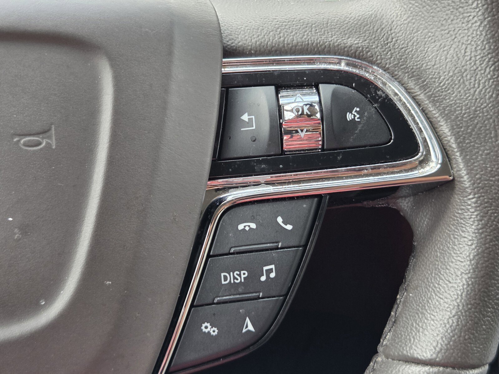 Used 2023 Lincoln Nautilus FWD w/ Premium Package image 25