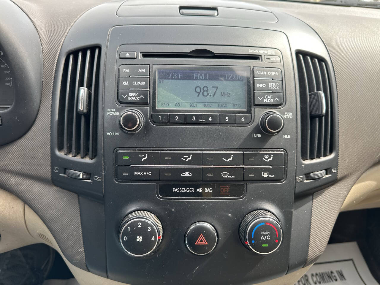 Used 2012 Hyundai Elantra w/ Preferred Pkg FWD image 18