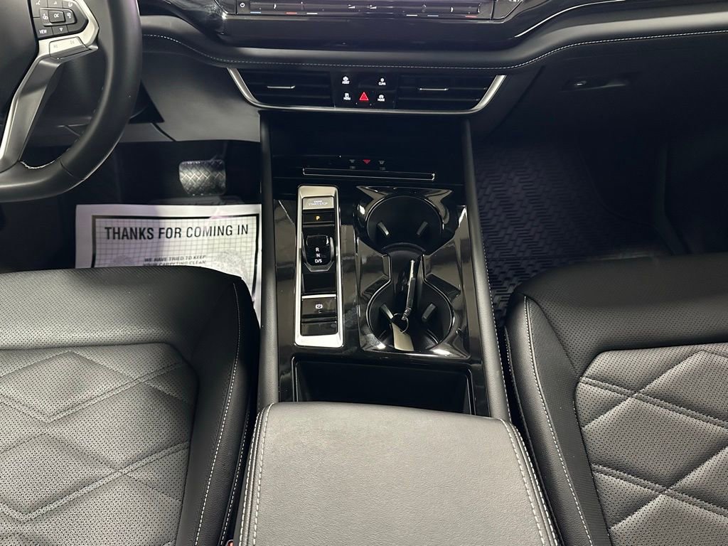 Used 2025 Volkswagen Atlas SE image 38