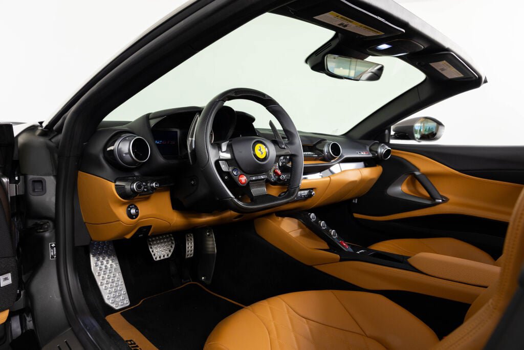 Used 2023 Ferrari 812 GTS RWD image 4