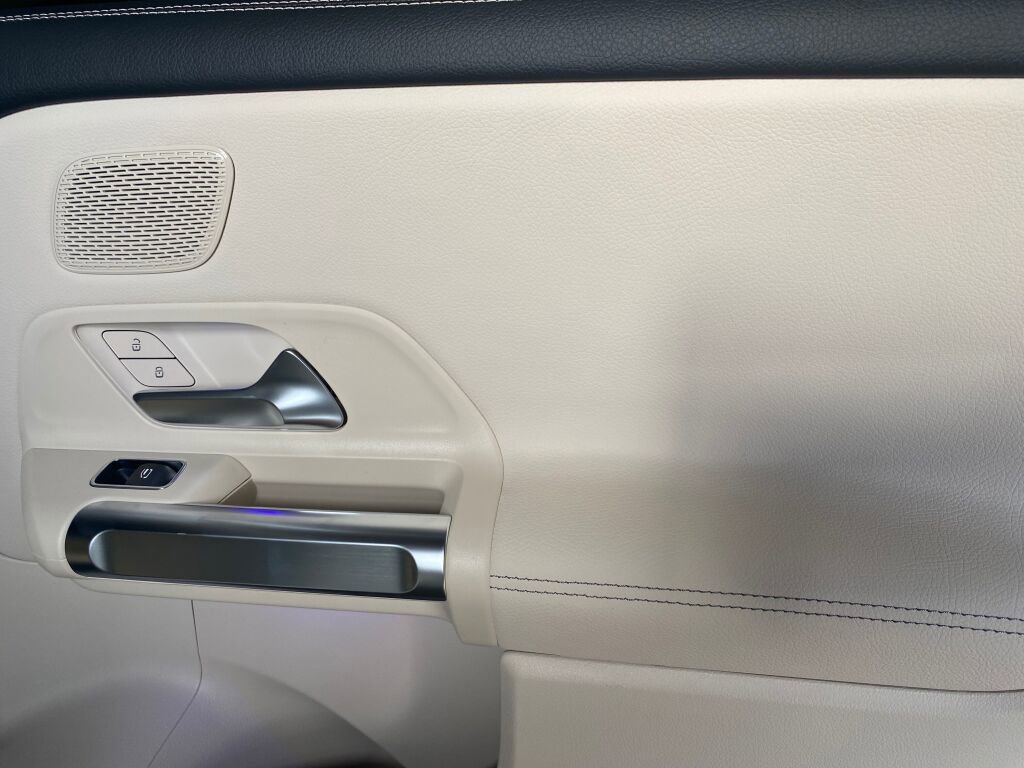 New 2026 Mercedes-Benz GLB 250 4MATIC image 20