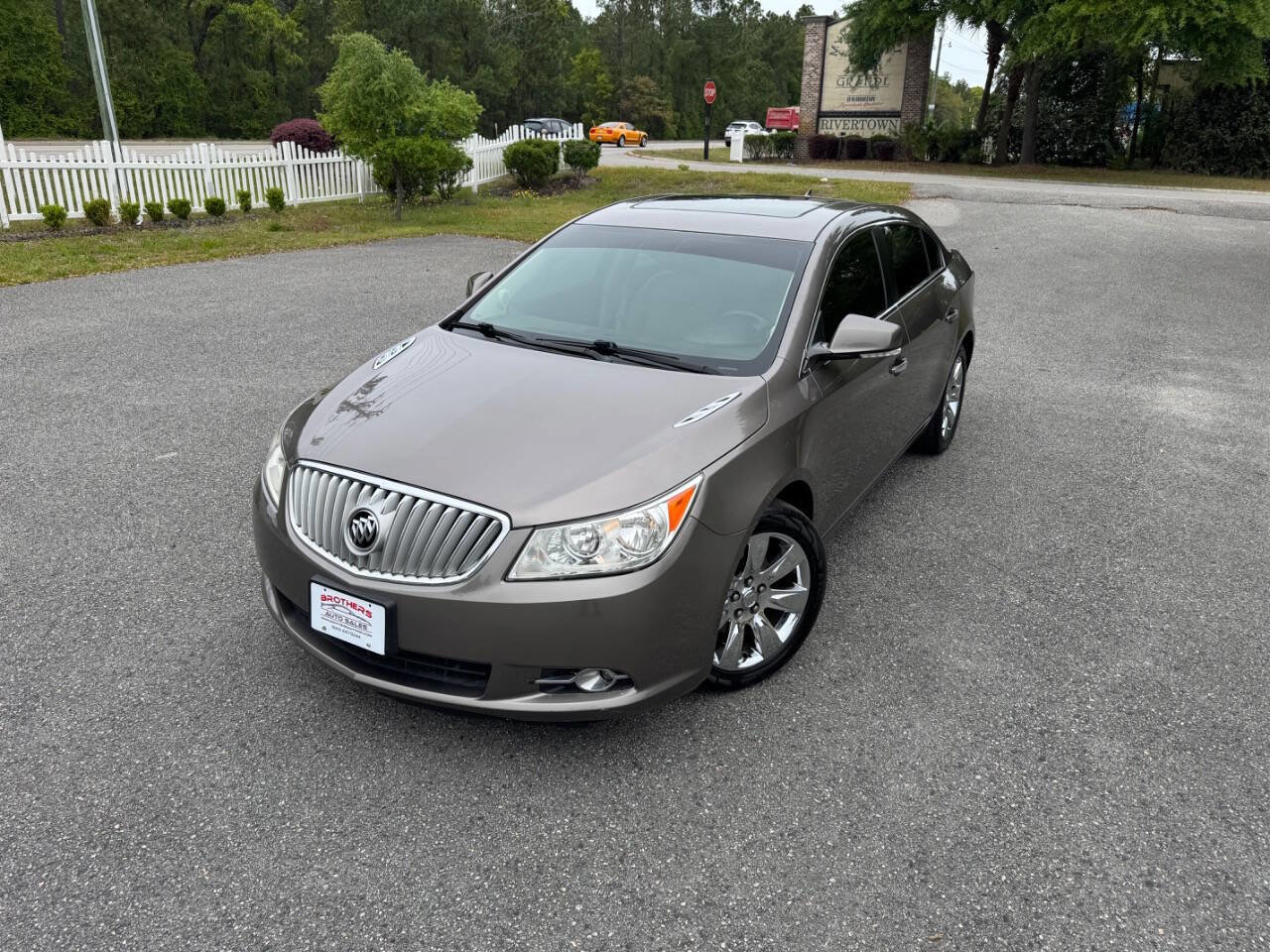 Used 2010 Buick LaCrosse CXL image 30