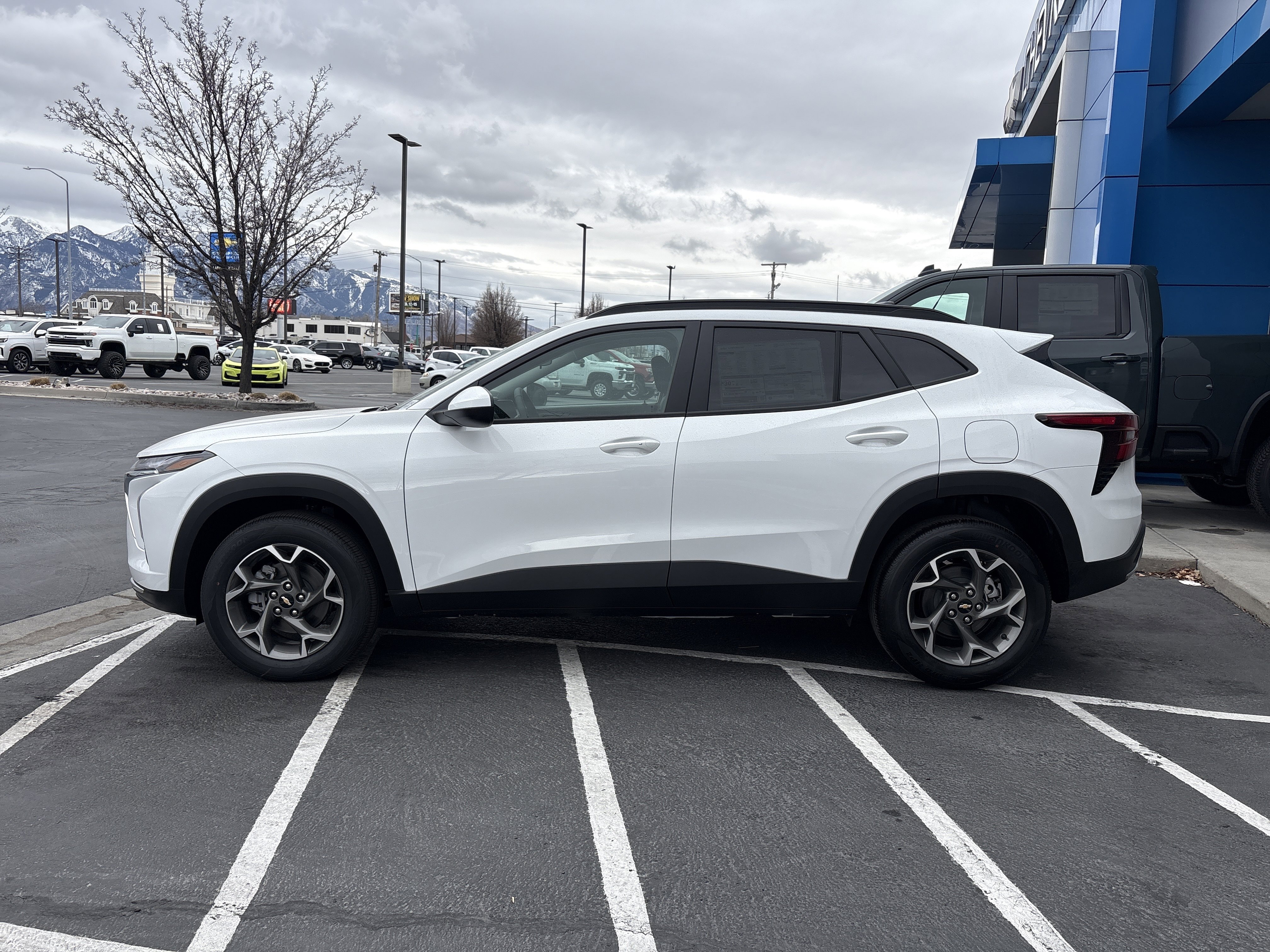 New 2026 Chevrolet Trax LT w/ Driver Confidence Package FWD image 2