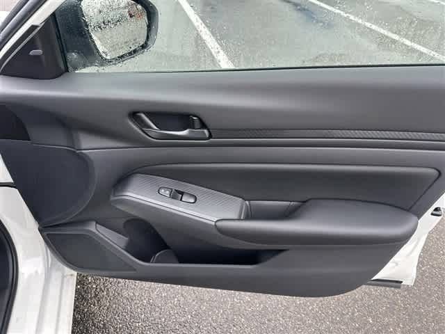 Certified 2025 Nissan Altima 2.5 S FWD image 6
