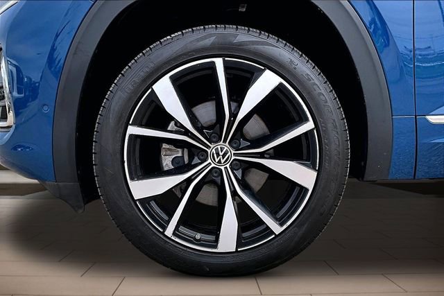 Used 2025 Volkswagen Atlas SEL Premium R-Line AWD/4WD image 9