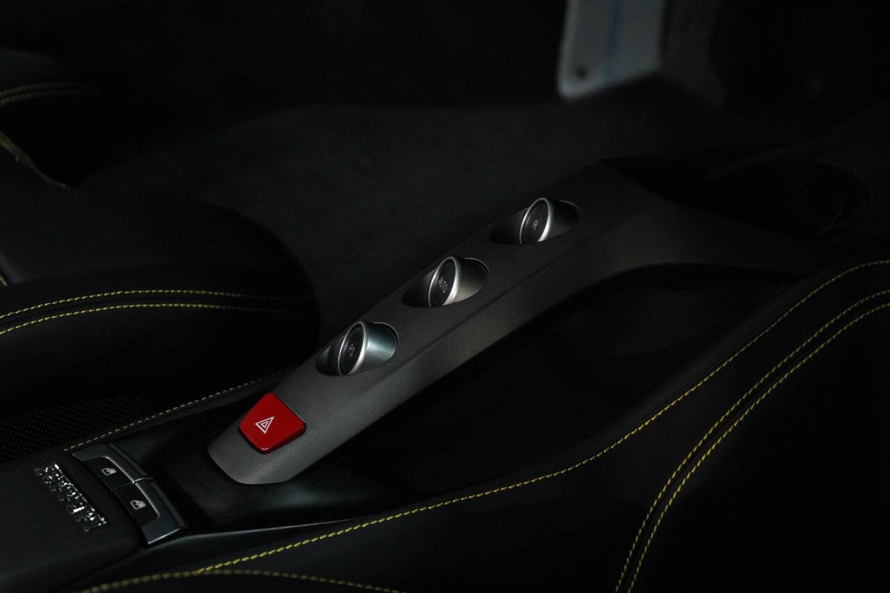 Used 2017 Ferrari 488 GTB image 91