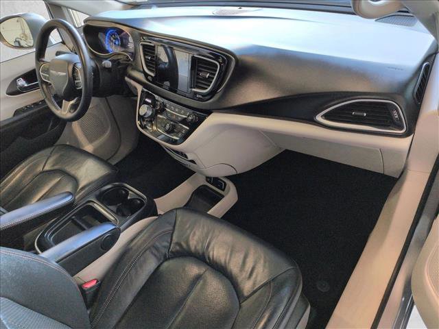 Used 2020 Chrysler Pacifica Touring-L w/ Advanced Safetytec Group image 22