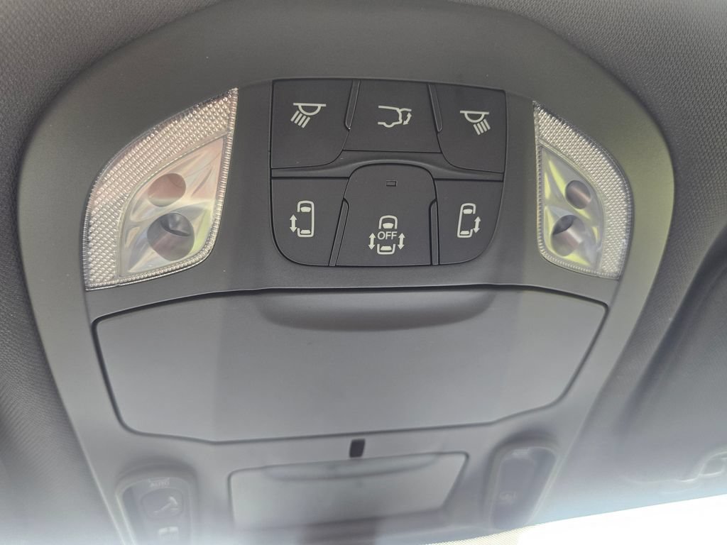 New 2027 Chrysler Pacifica Limited AWD/4WD image 26