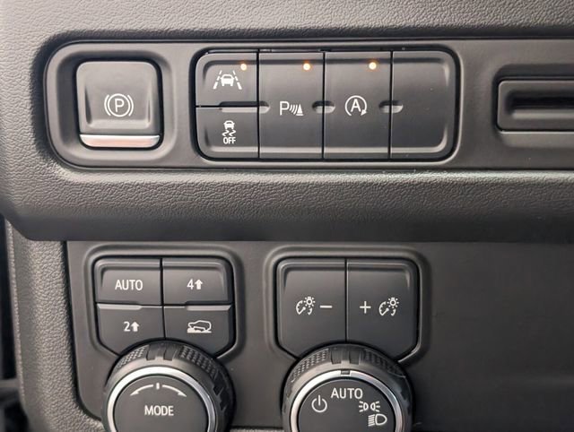 Used 2023 Chevrolet Suburban RST AWD/4WD image 25