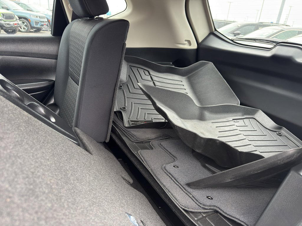 Used 2017 Nissan Rogue S w/ S Appearance Package image 34