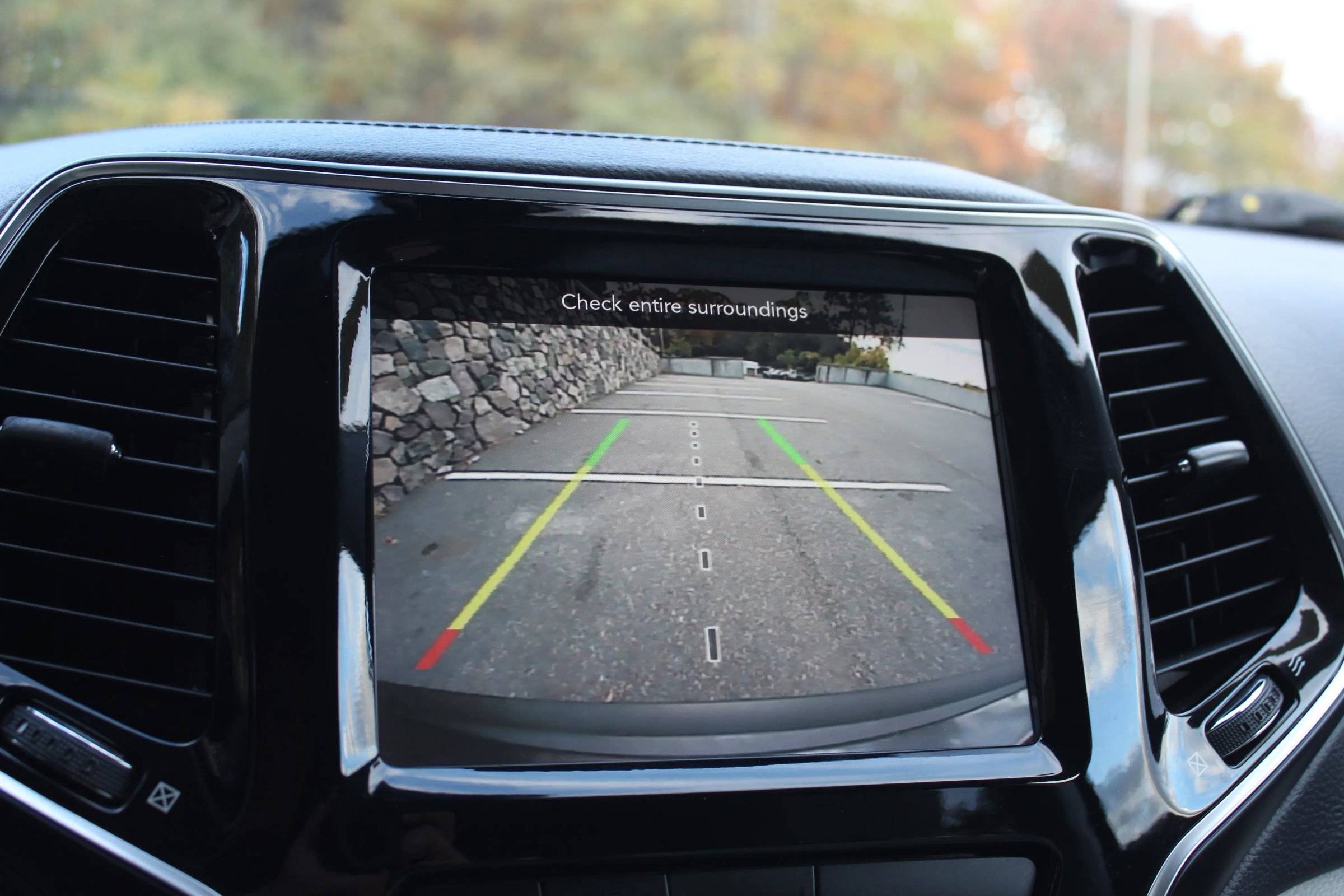 Used 2019 Jeep Cherokee Limited image 33