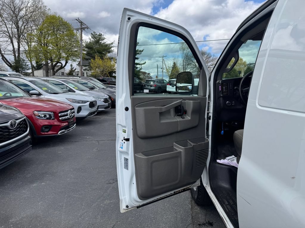 Used 2021 Chevrolet Express 2500 w/ Driver Convenience Package RWD image 16