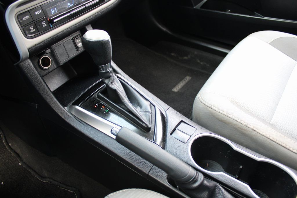 Used 2017 Toyota Corolla LE w/ Carpet Mat Package (TMS) image 17