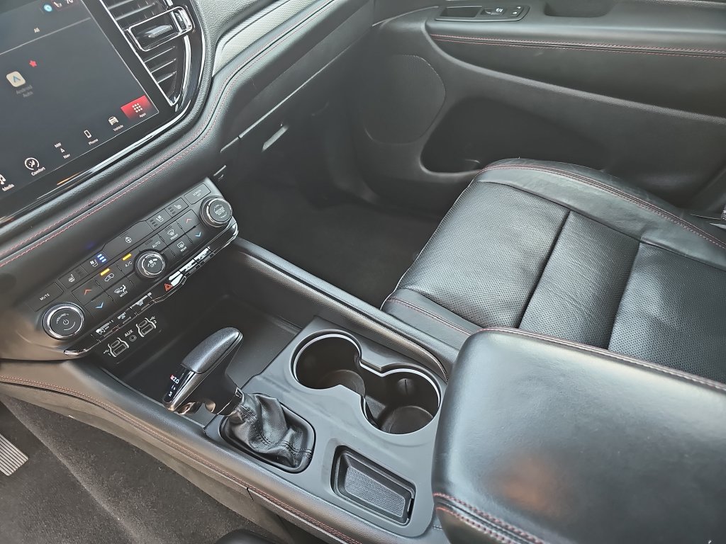 Used 2024 Dodge Durango GT AWD/4WD image 23