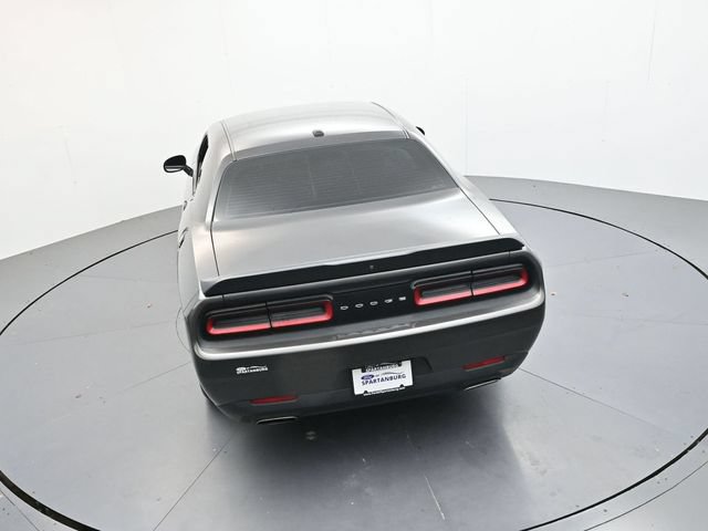 Used 2016 Dodge Challenger SXT w/ Driver Convenience Group RWD image 35