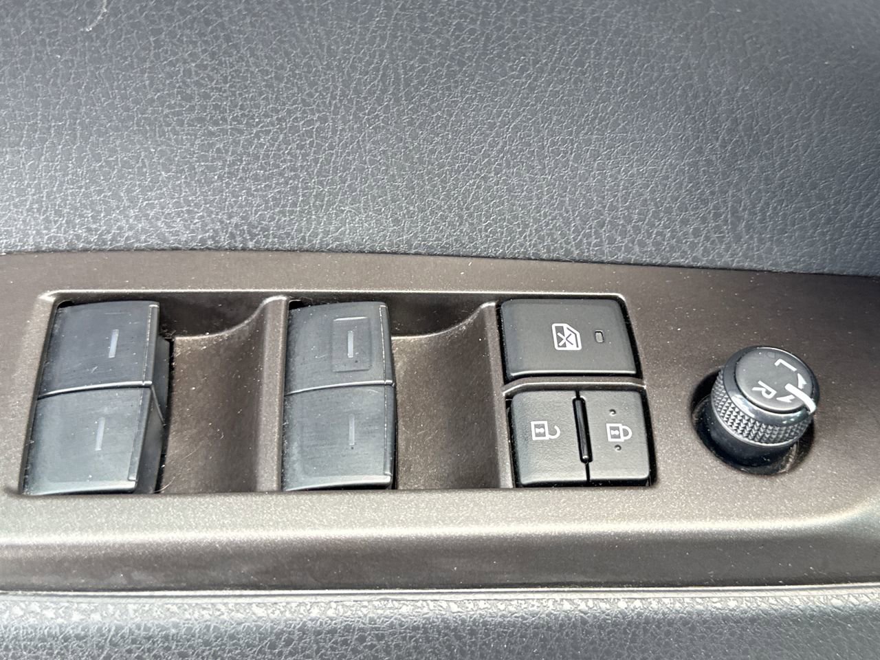 Used 2024 Toyota Camry SE FWD image 15