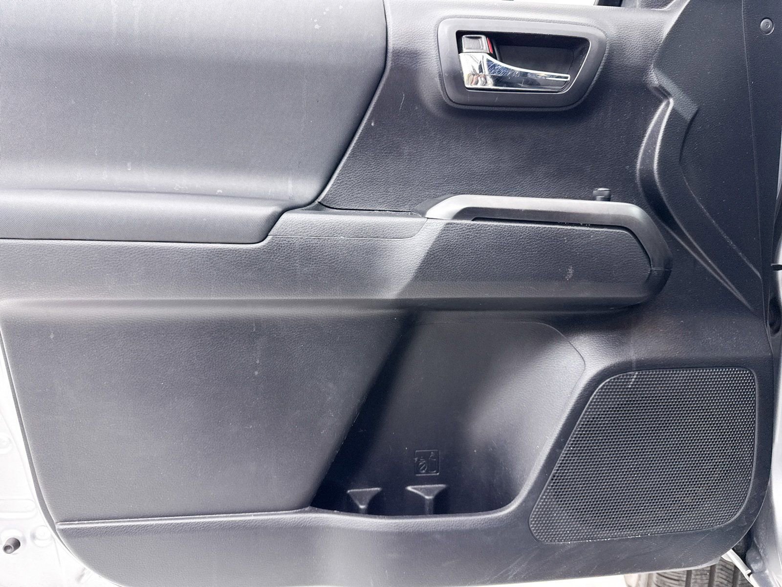 Used 2020 Toyota Tacoma TRD Sport image 25