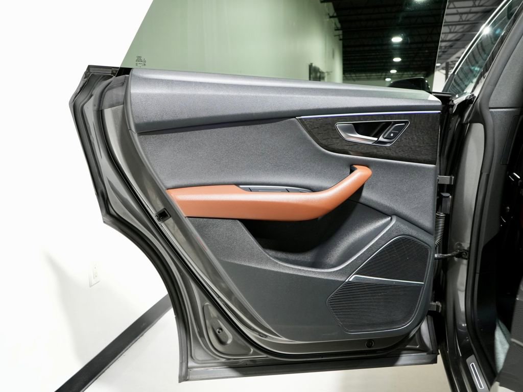 Used 2020 Audi Q8 Premium Plus w/ Premium Plus Package image 28