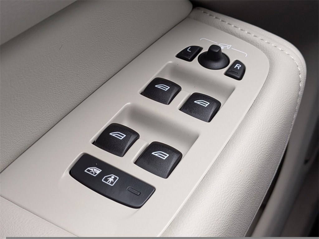 New 2026 Volvo XC60 T8 Ultra w/ Protection Package Premier image 27