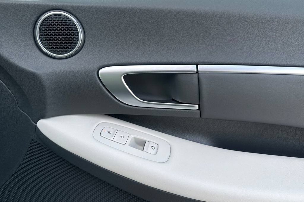 New 2026 Hyundai Sonata SEL FWD image 18