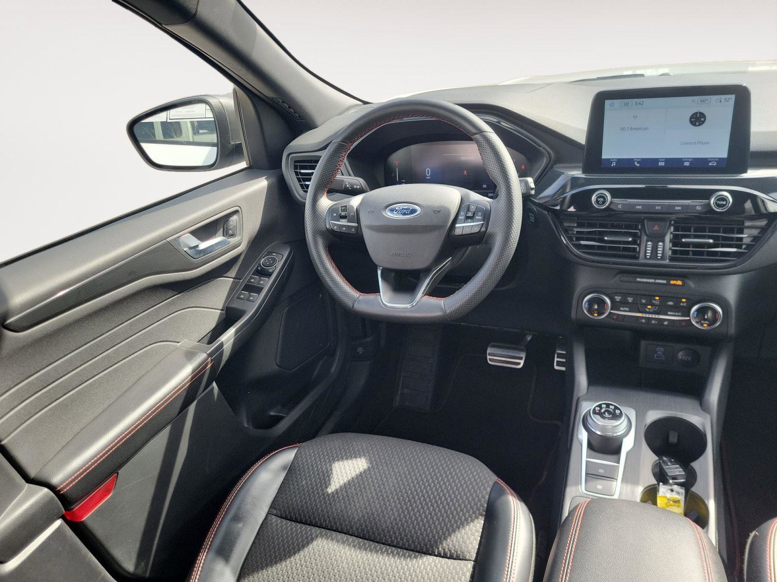 Used 2023 Ford Escape ST-Line image 11