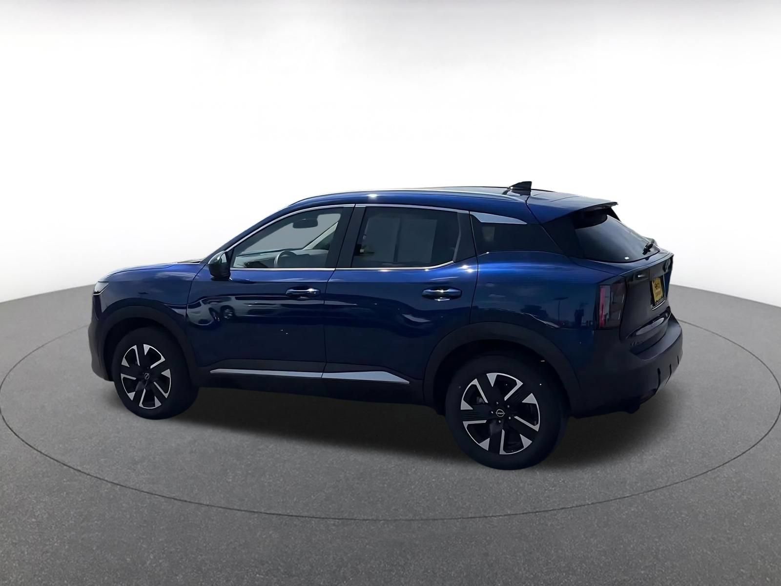 Used 2026 Nissan Kicks SV w/ Cold Weather Package AWD/4WD image 10