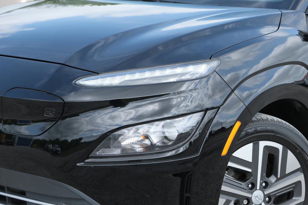 Used 2023 Hyundai Kona SE FWD image 7