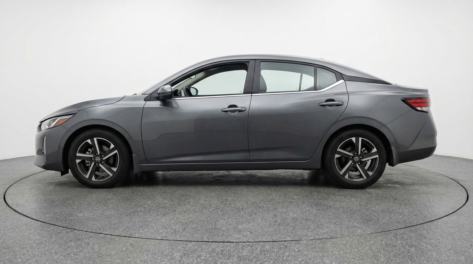 Used 2025 Nissan Sentra SV image 5