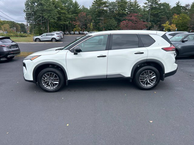 Used 2024 Nissan Rogue S AWD/4WD image 4