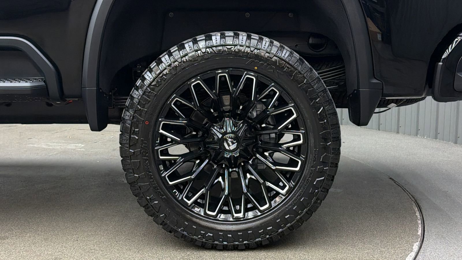 Used 2025 Chevrolet Silverado 2500 High Country w/ Technology Package image 12