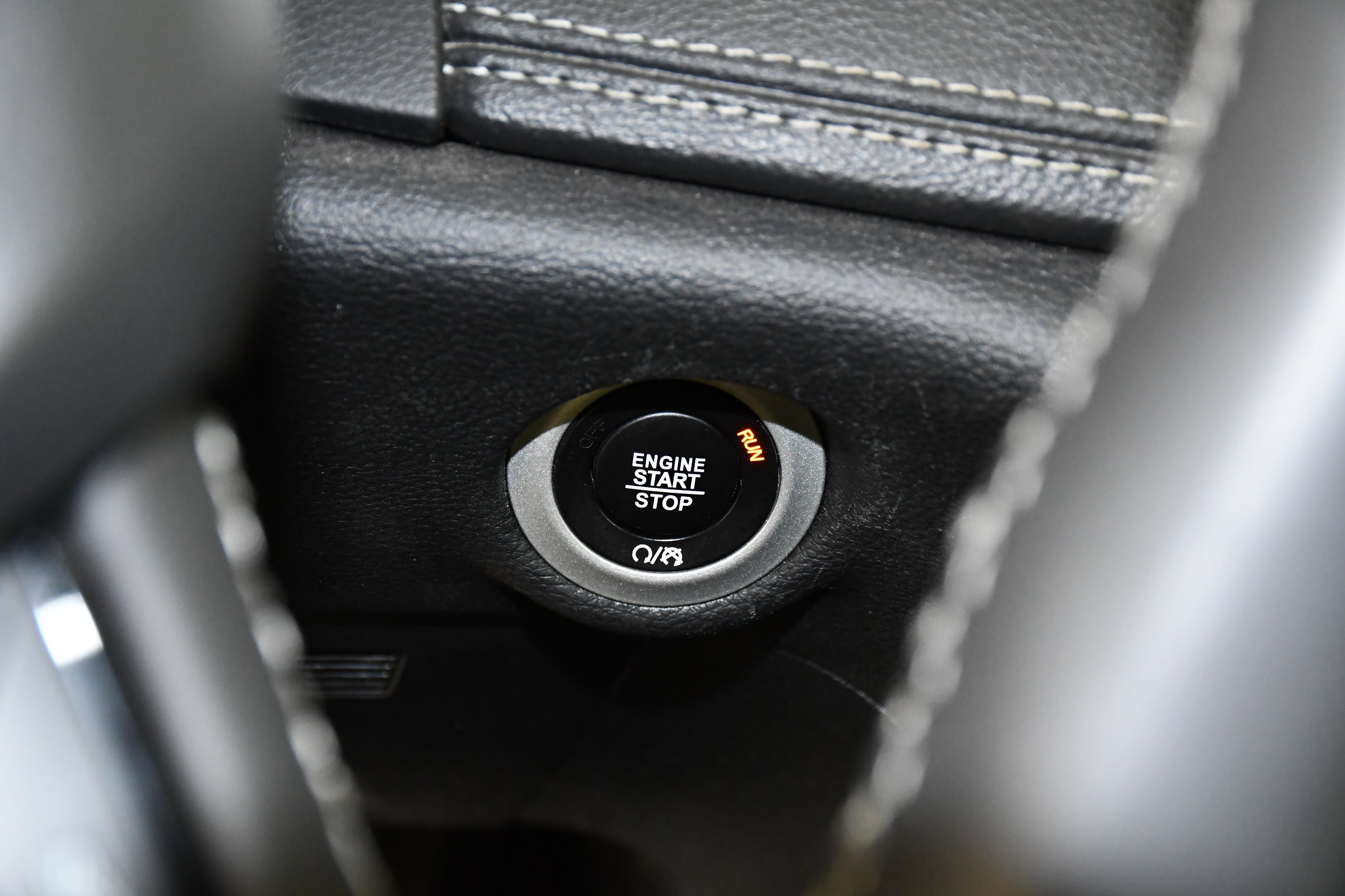 Used 2025 Chrysler Pacifica Limited image 25