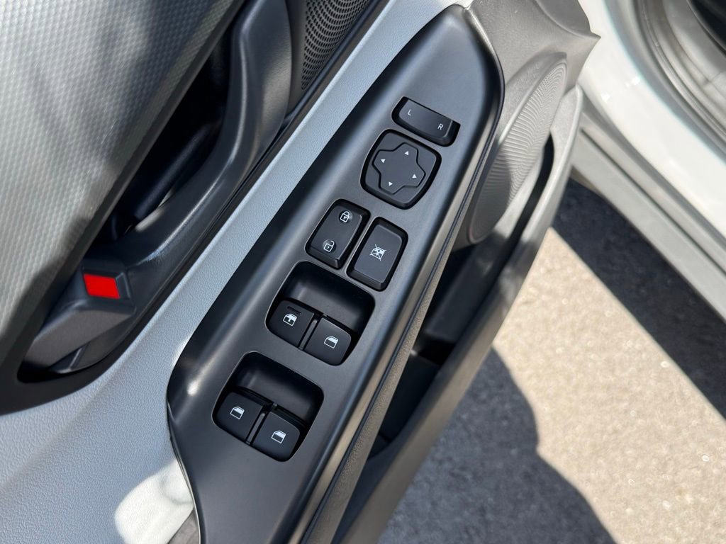 Used 2022 Hyundai Kona SEL FWD image 13