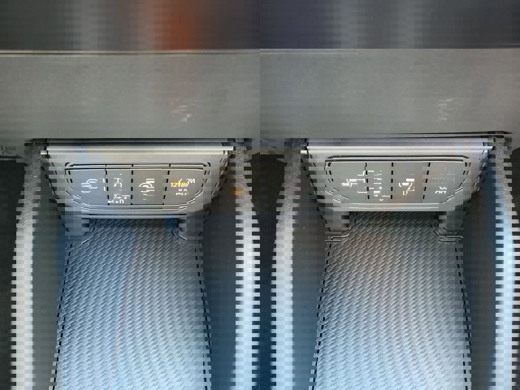 New 2026 Kia K4 LXS image 32