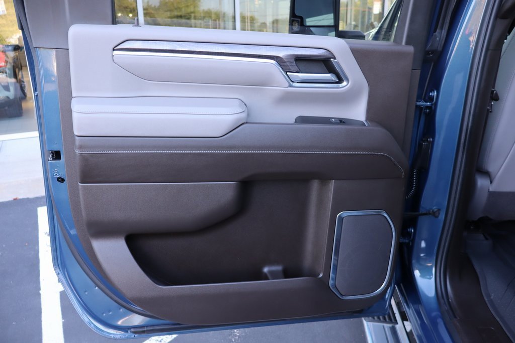 Used 2024 Chevrolet Silverado 2500 LTZ w/ LTZ Premium Package image 19