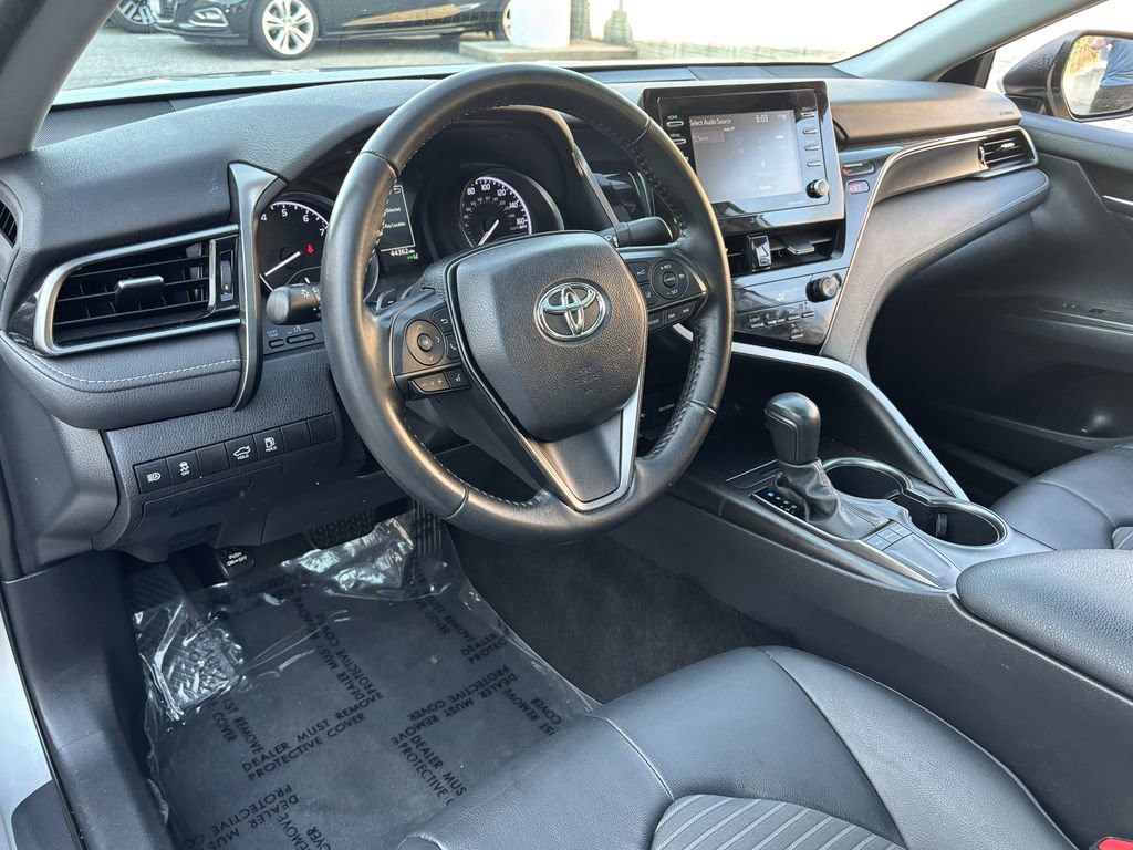 Used 2022 Toyota Camry SE w/ Convenience Package FWD image 17