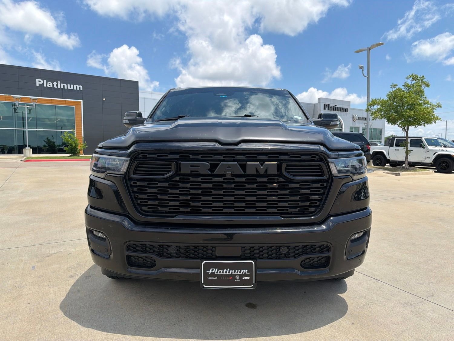 Used 2025 RAM 1500 Big Horn AWD/4WD image 7