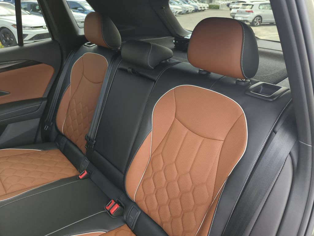 New 2026 Volkswagen Tiguan SEL R-Line AWD/4WD image 30
