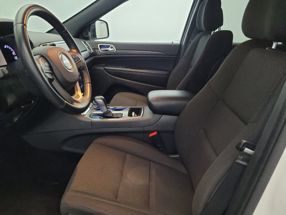 Used 2022 Jeep Grand Cherokee Laredo E image 17