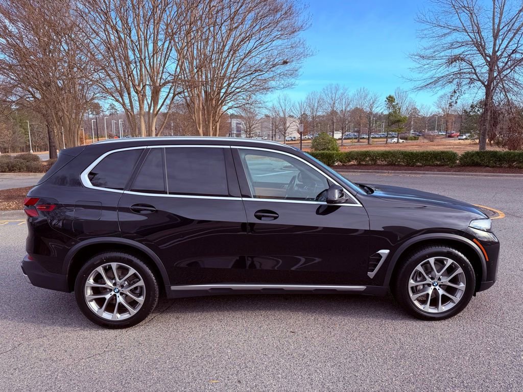 Used 2025 BMW X5 xDrive40i w/ Climate Comfort Package image 18